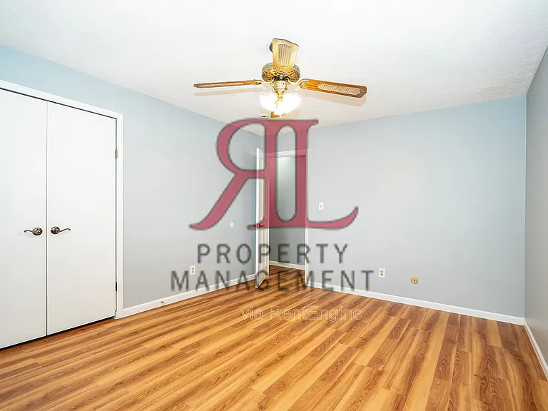 3501 Woodlawn Ave — Photo 12