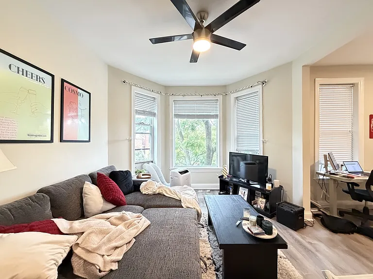854 W George St #4 — Photo 11
