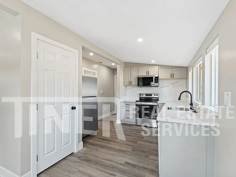 1006 Oakland Ave — Photo 11