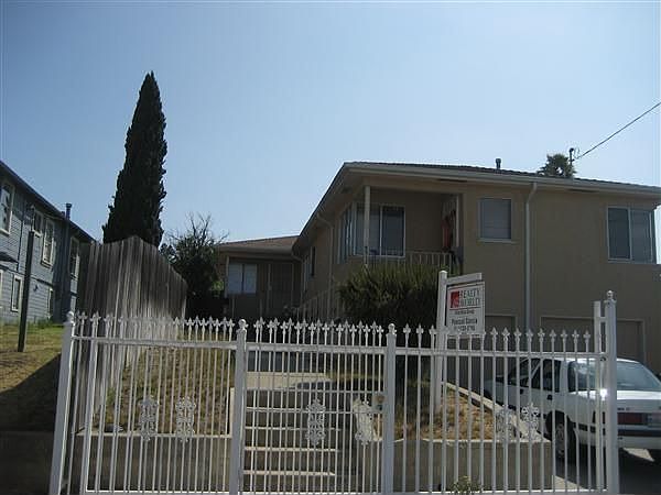 2nd image of 9512 Peach St