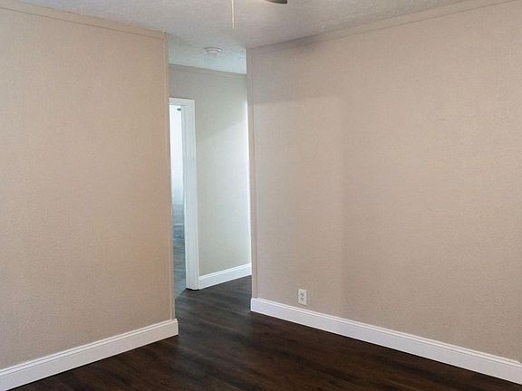 3rd image of 1410 Chicago Ave NE #4
