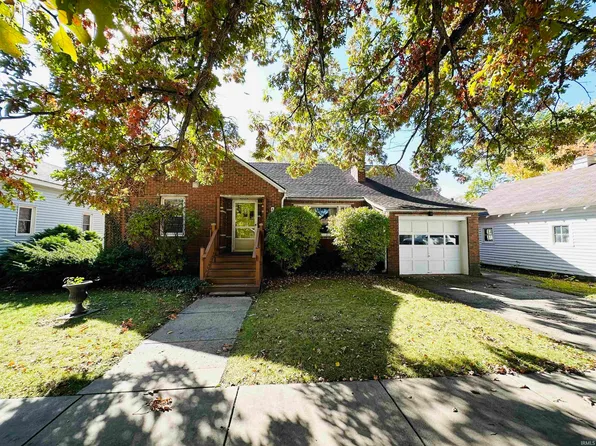 904 Van Buren St, Walkerton, IN 46574