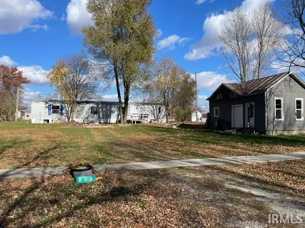 218 Campbell St, Corunna, IN 46730