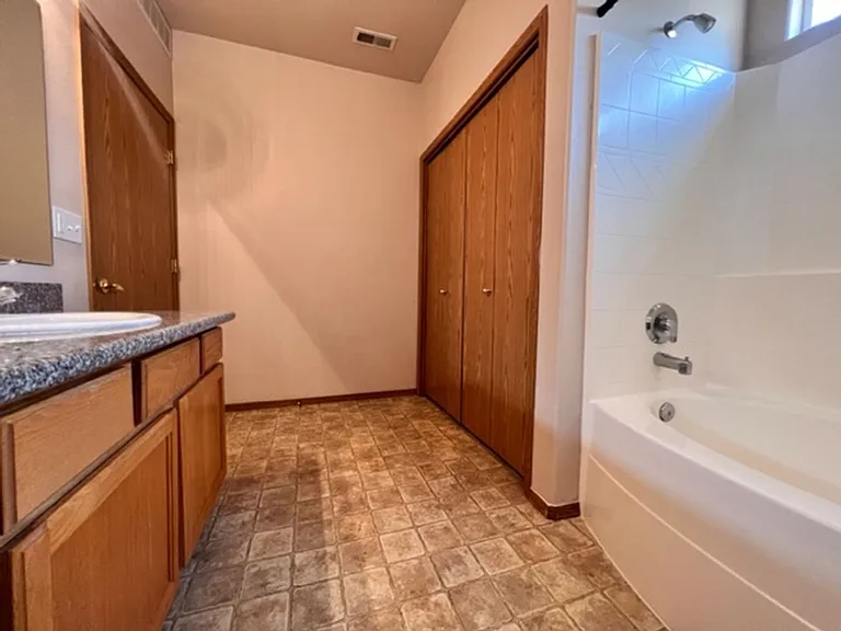 1927 E Wilson Ln — Photo 14