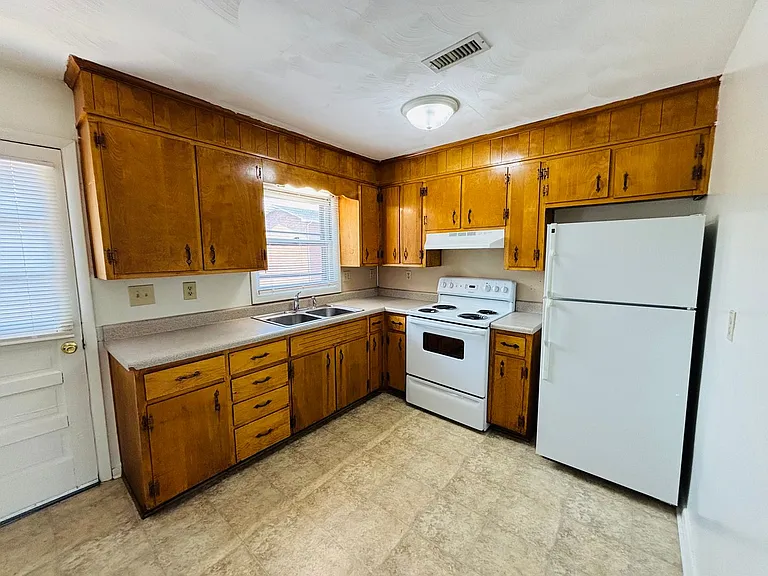 1407 Toms Creek Rd #4 — Photo 6