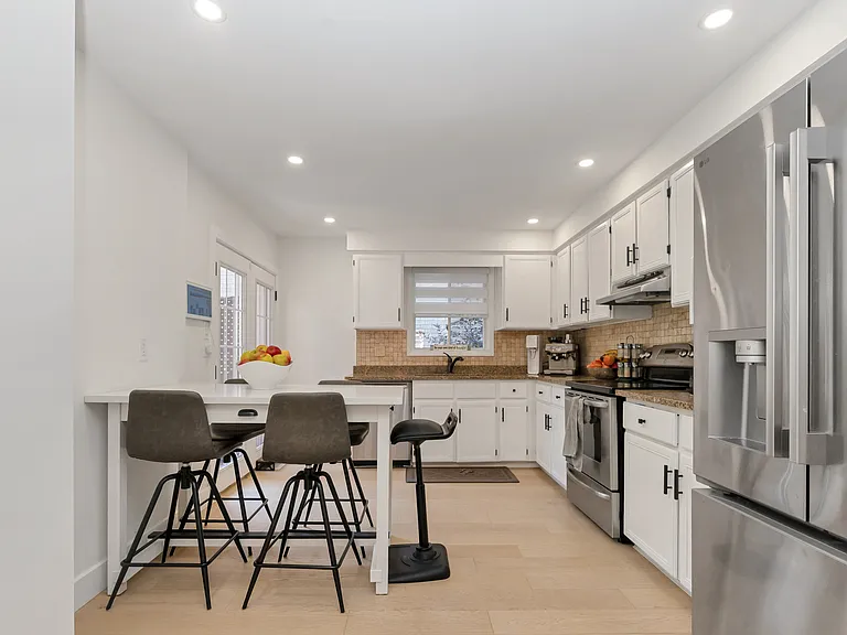 145 Shirley Ave — Photo 10