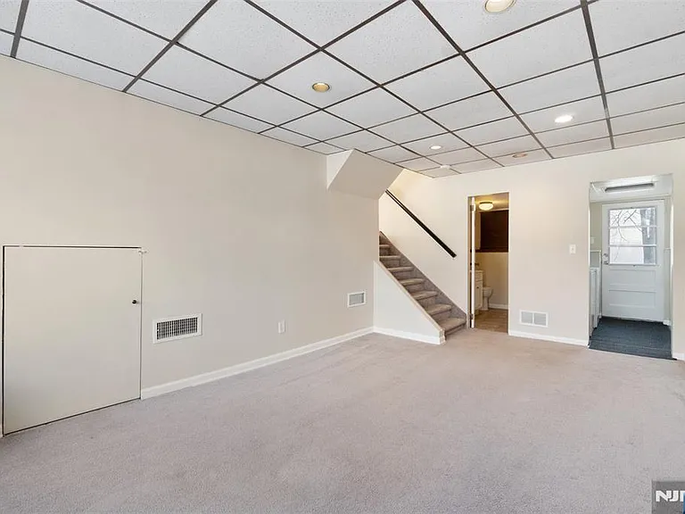 75 Cypress Rd — Photo 23