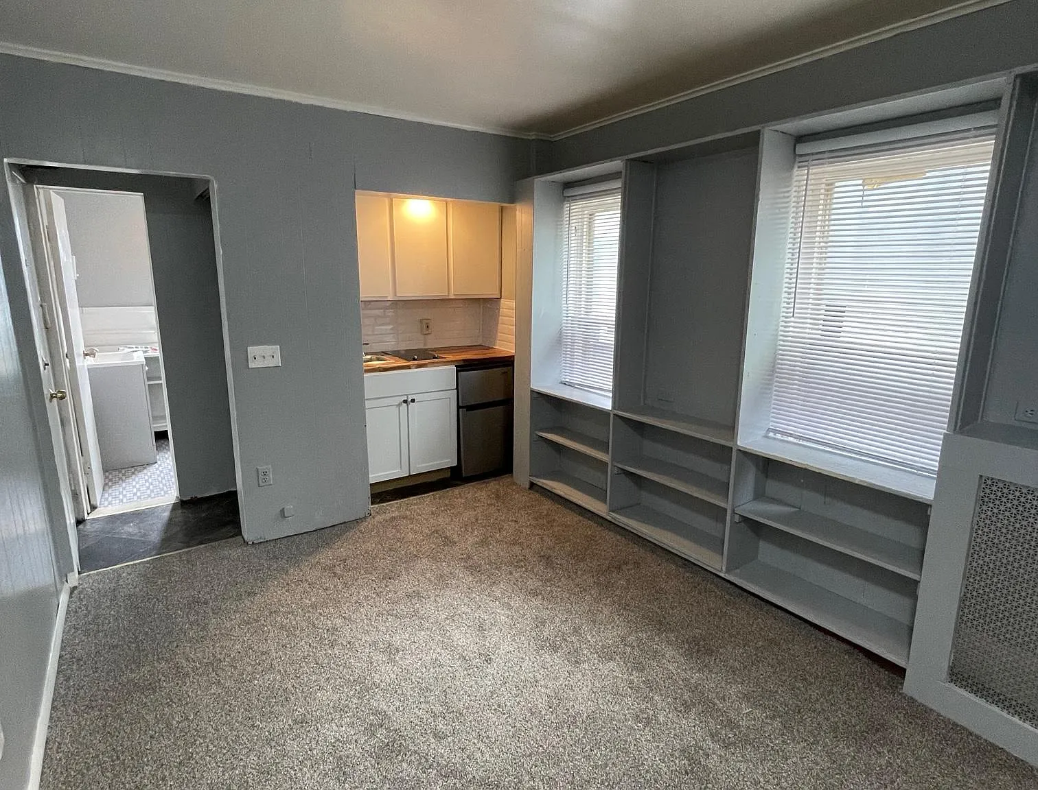 Studio, $795 — Photo 2