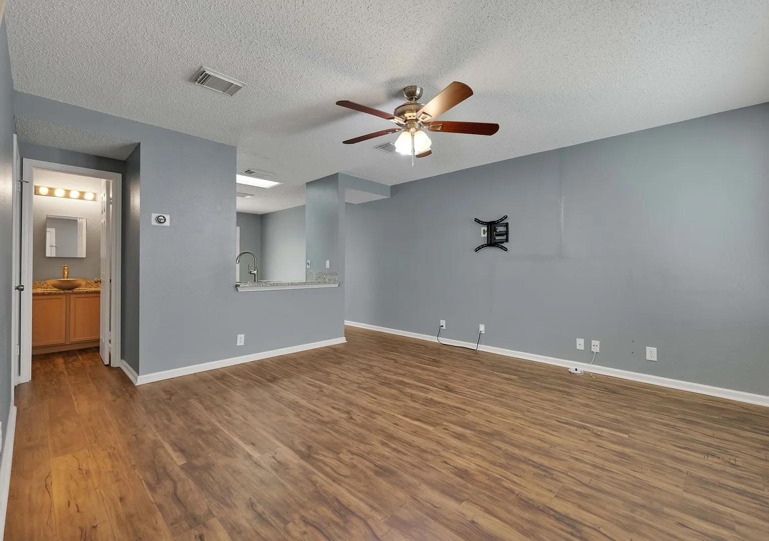 Rental home near Medical Center!! — Photo 4