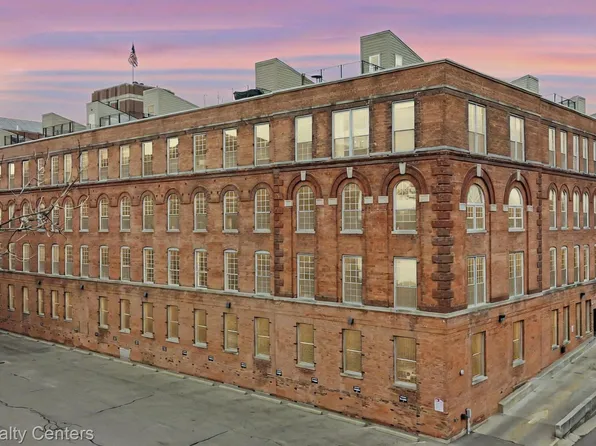 200 River Place Dr APT 29, Detroit, MI 48207