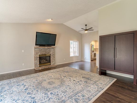 5th image of 4016 NE 157th Ct