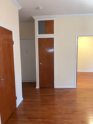 Rented by Chartwell Manhattan Realty | media 6