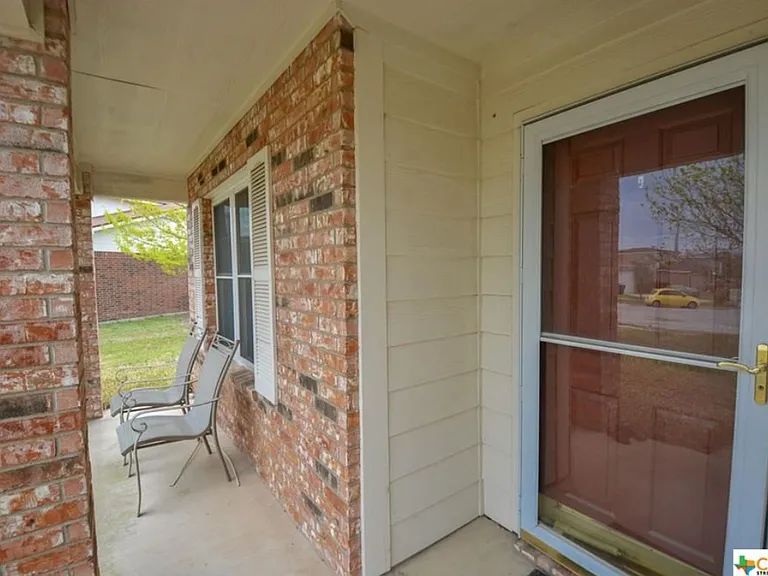 2702 Verbena Loop — Photo 3