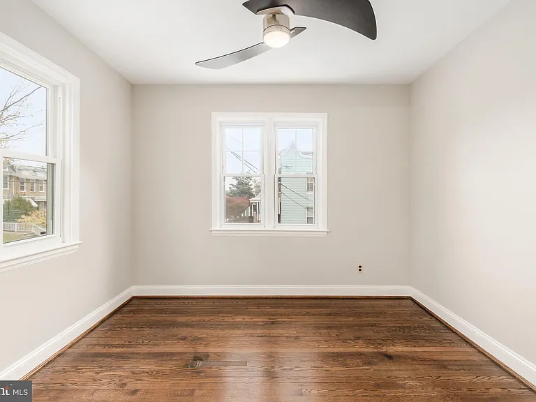 900 Madison St NW #B — Photo 10