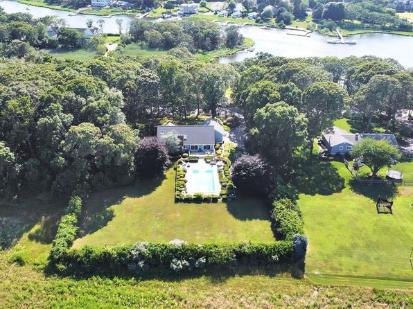 250 Peconic Bay Boulevard, Aquebogue, NY 11931