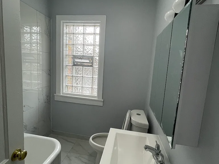 7329 N Honore St #2A — Photo 6