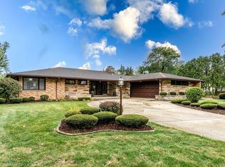 3010 38th St, Oak Brook, IL 60523