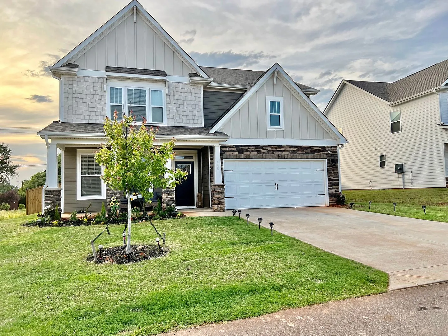 Spacious 4BR House in Boiling Springs — Photo 1