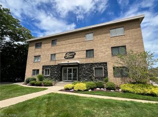 20312 Lorain Rd APT 204, Fairview Park, OH