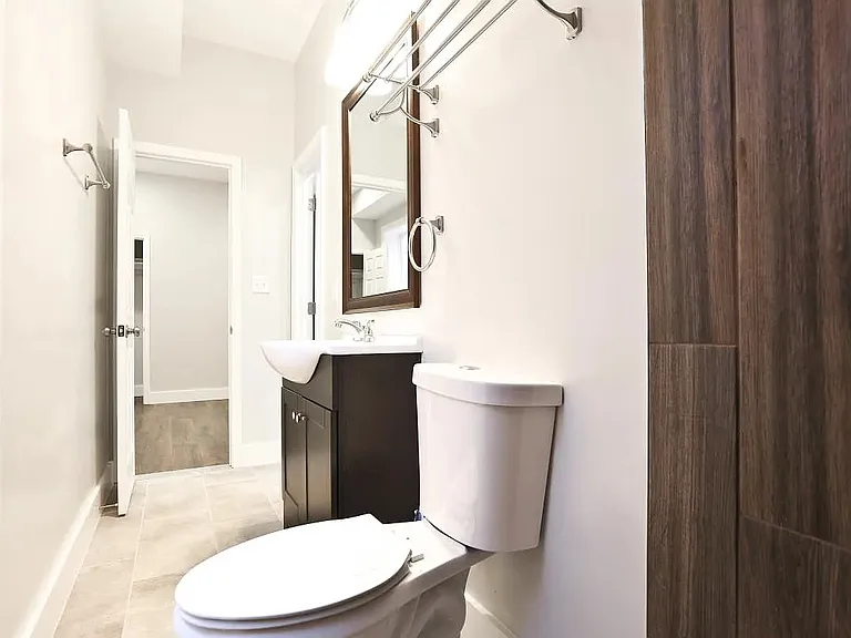 747 Gresham Pl NW #A — Photo 16