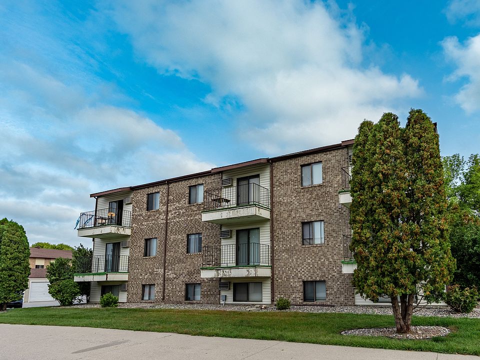 Fargo, ND Hawthorn Apartments | Exterior
