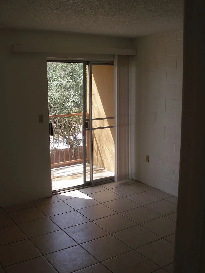 pm0220 — Photo 3