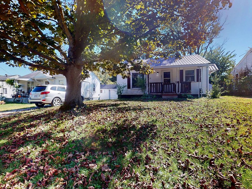 1st image of 681 Burns St