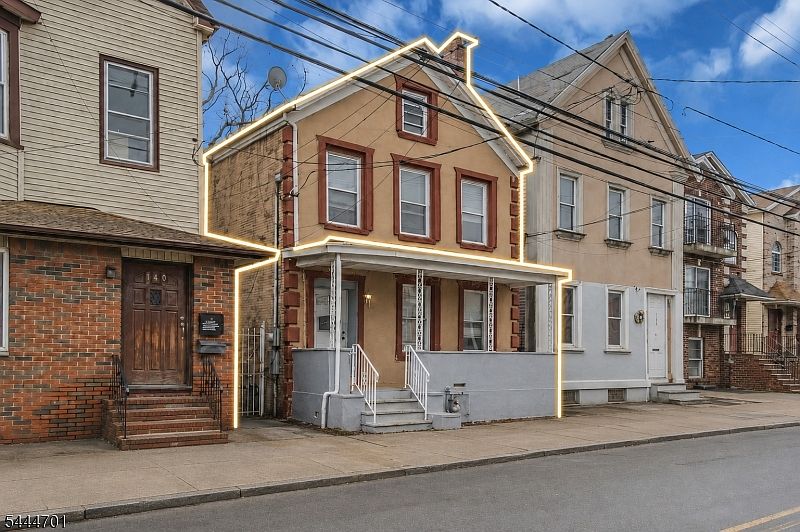 1st image of 142 E Jersey St