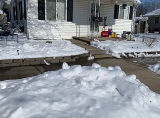 261 E Twyman St, Bushnell, IL 61422