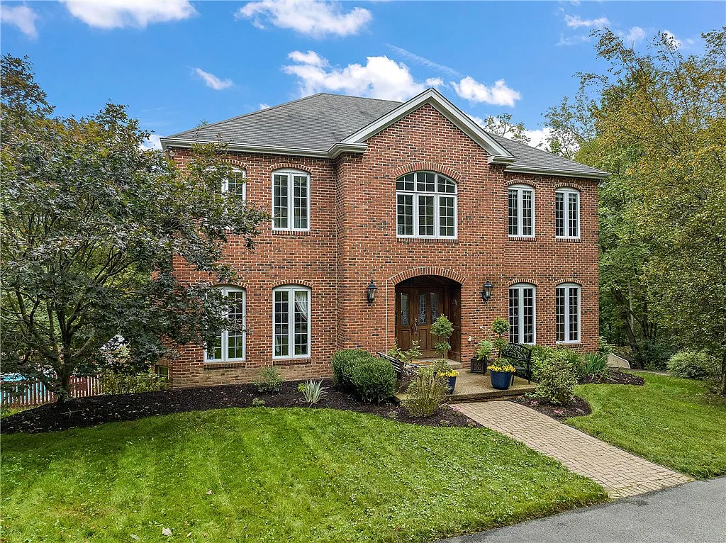 2055 Henry Rd photo 1