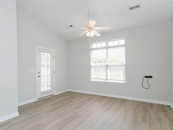 4th image of 6464 Bradbury Ct