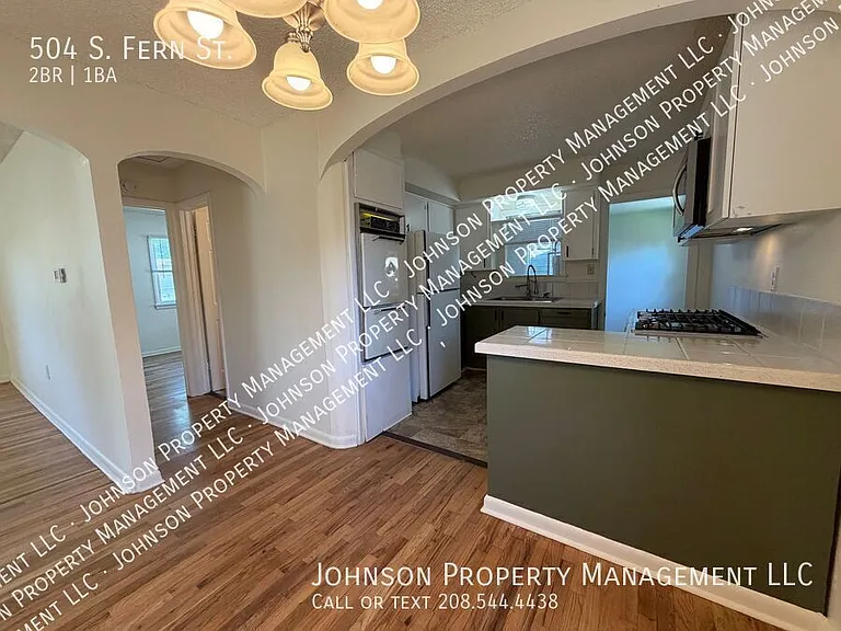 504 S Fern St — Photo 4