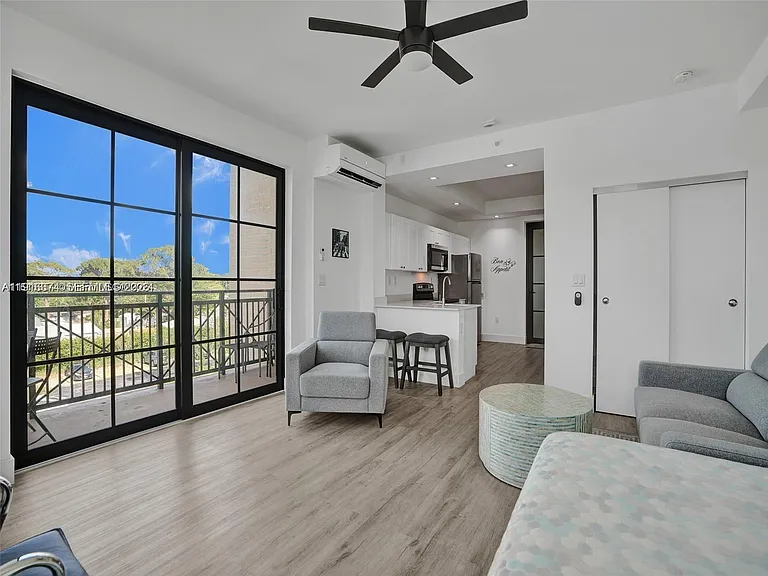 4100 SW 64th Ave #308 — Photo 2