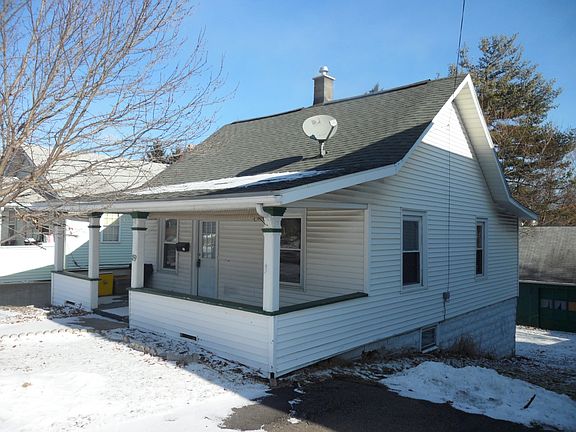 2nd image of 89 Sergeant St