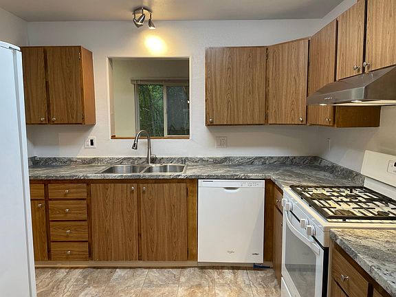 3rd image of 12306 Lake St #D
