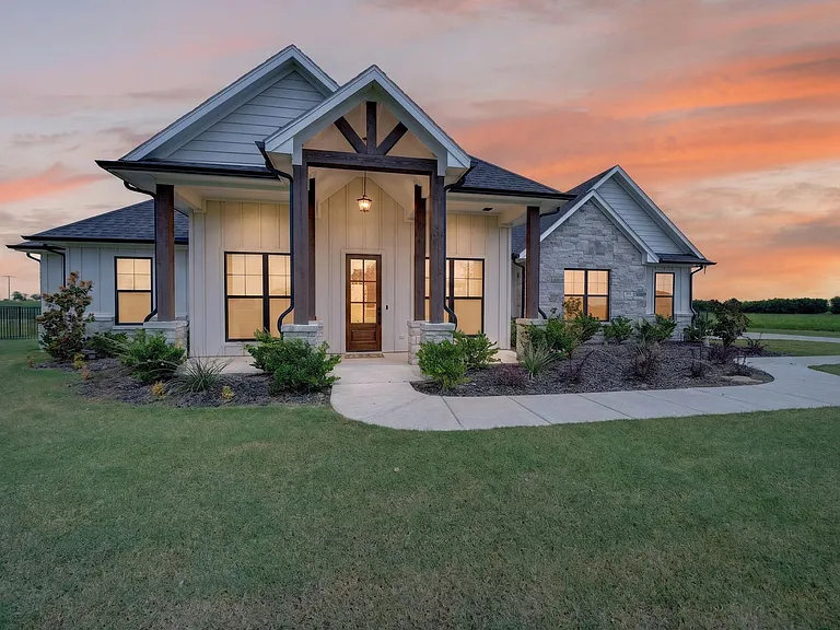 4761 Sarah Dr — Photo 21