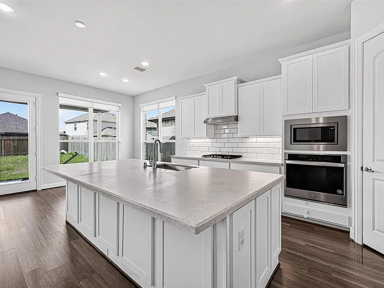24419 Avanti Dr — Photo 22