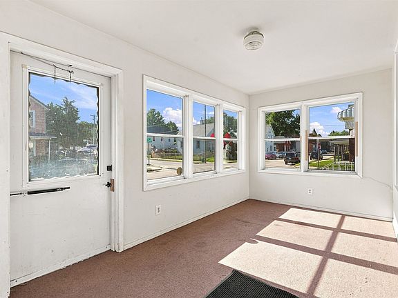 4th image of 1203 Lincoln Ave
