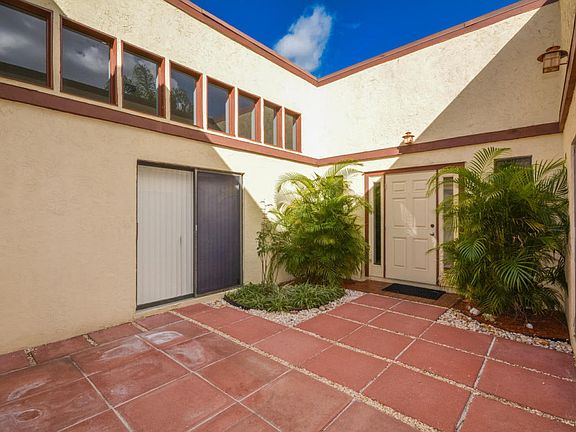5th image of 2125 Monica Dr