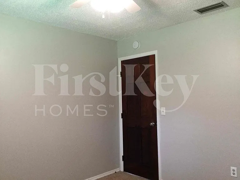 4514 Glen Eden — Photo 23