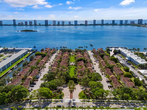 1050 Lake Shore Drive #202, Lake Park, FL 33403