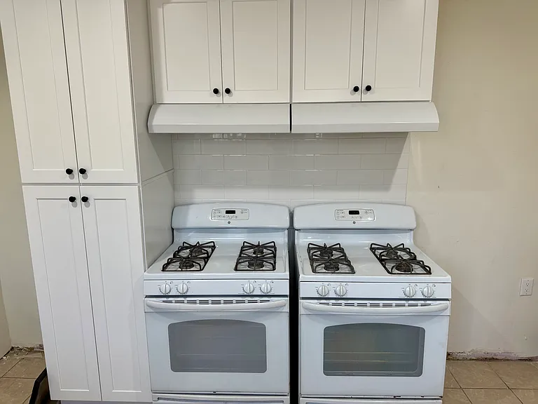8930 S Vermont Ave — Photo 12