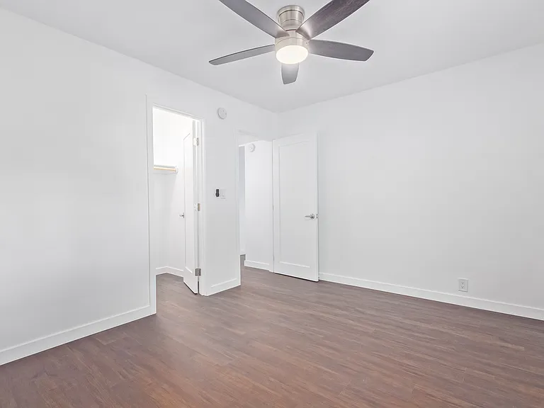 312 E Kinderman Dr #5 — Photo 6