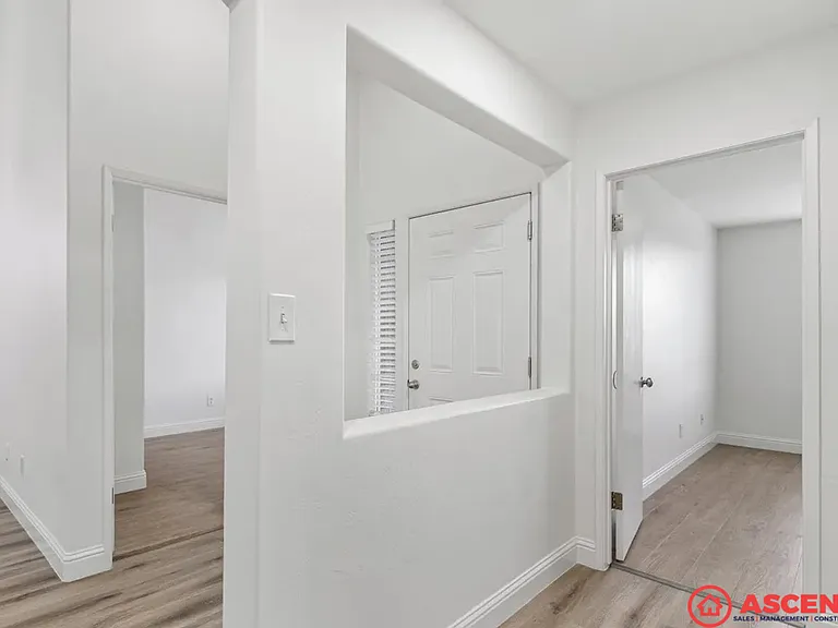 5905 Oneida Falls Dr — Photo 4