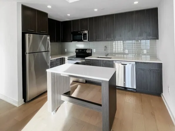 33 Park View Avenue image 1 of 46