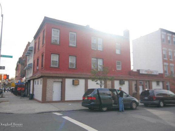5th image of 114 Meserole St