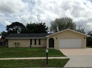 362 SE Thornhill Dr, Pt Saint Lucie, FL 34953