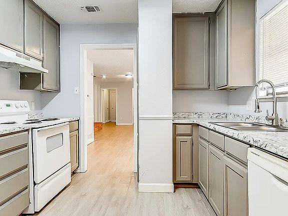 5th image of 2306-2426 Kingsford Ct #45f8b1e55