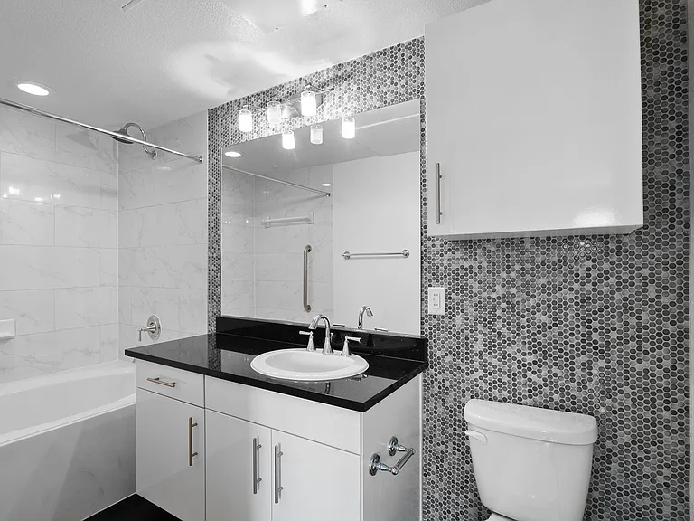 Bathroom | Apartments Conroe | The Towers Woodland Bathroom | Apartments Conroe | The Towers Woodland