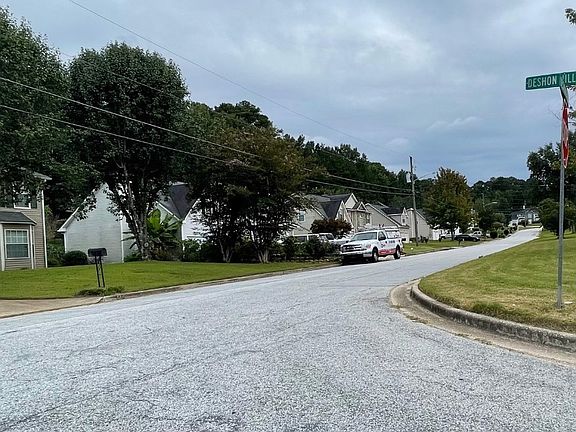 4th image of 7080 Deshon Hills Ln